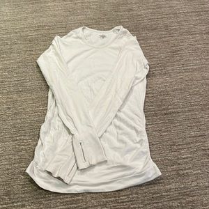 White, women’s Xs, athleta long sleeve